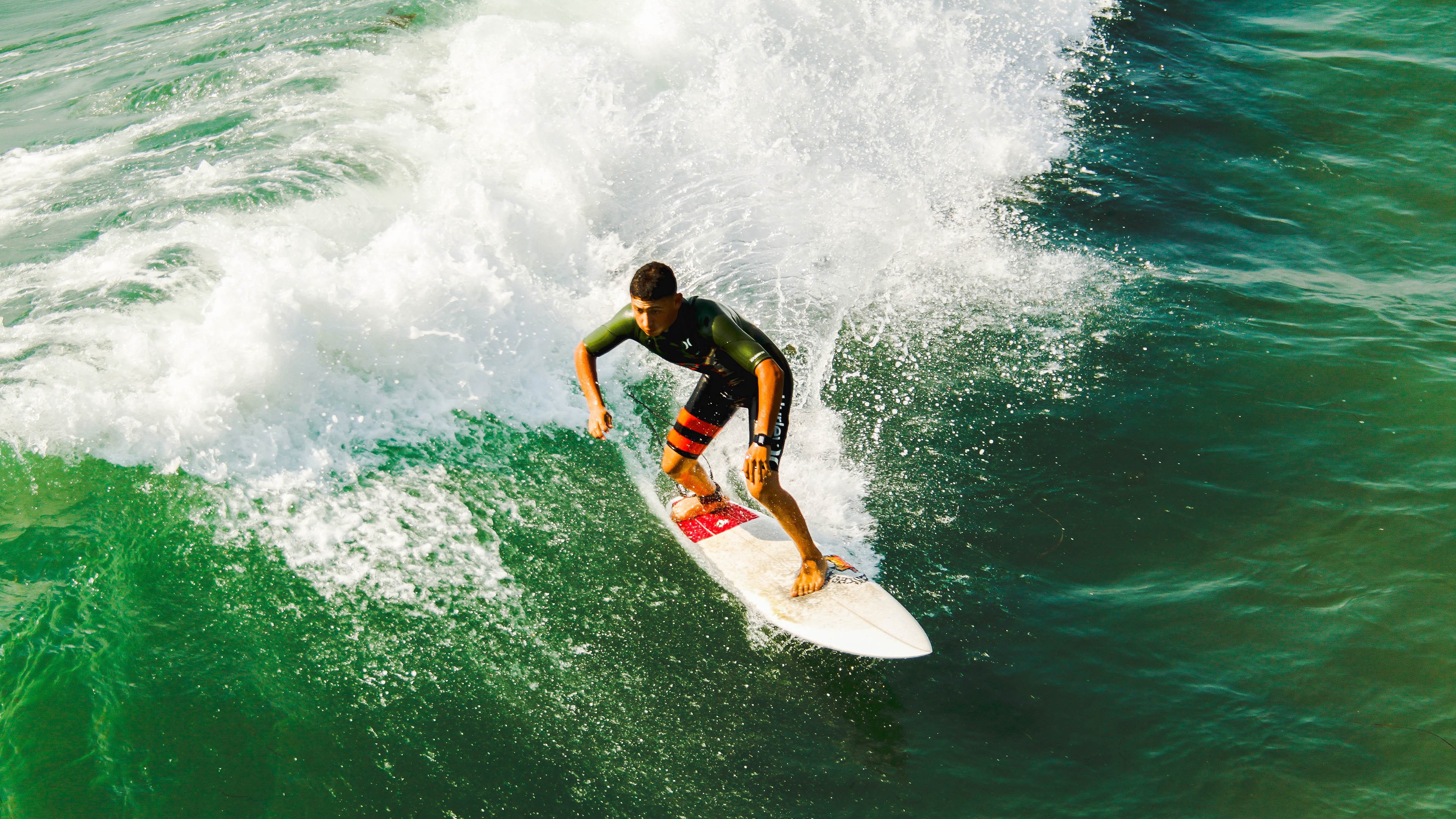 老鹰三节爆发领先优势保持到终场，老鹰三巨头巅峰